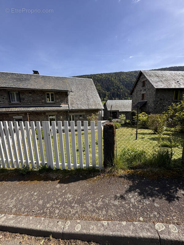 Maison à LAVEISSIERE