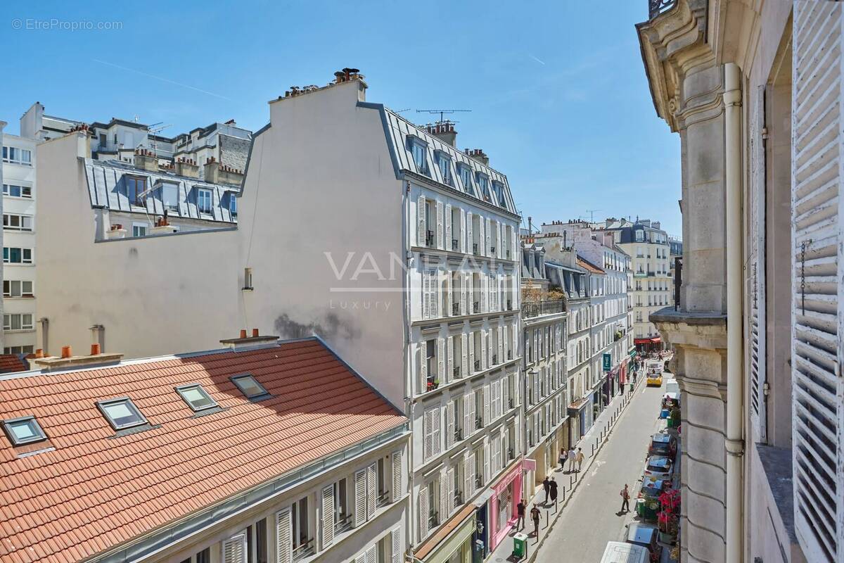 Appartement à PARIS-17E