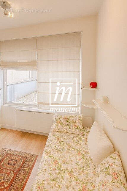 Appartement à PARIS-8E