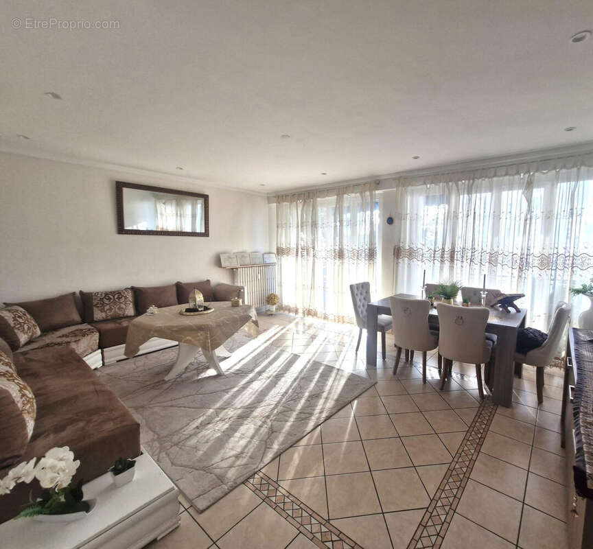 Appartement 82 m² à Toulon  - photo 2