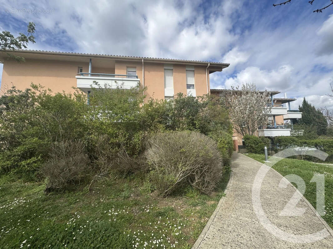 Appartement 61 m² à La Salvetat-Saint-Gilles  - photo 3
