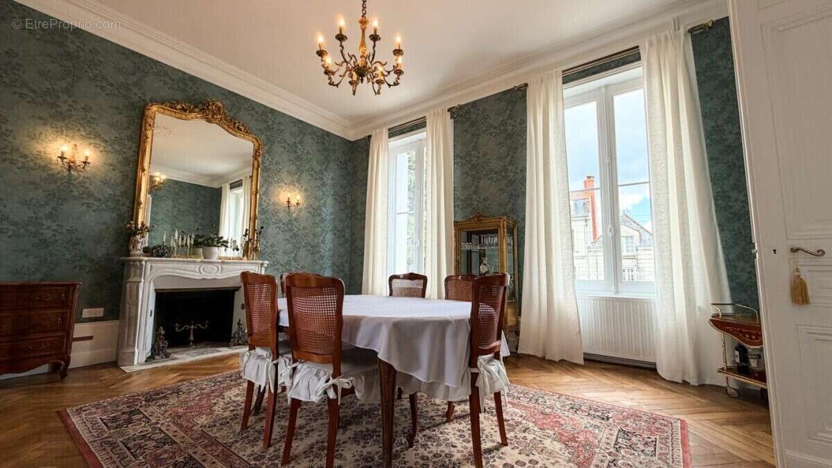 Maison à CHATELLERAULT