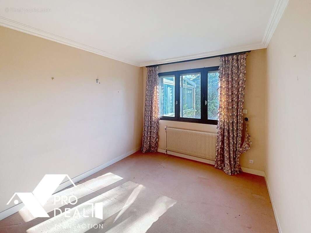 Maison 125 m² à Boisset-Saint-Priest  - photo 8