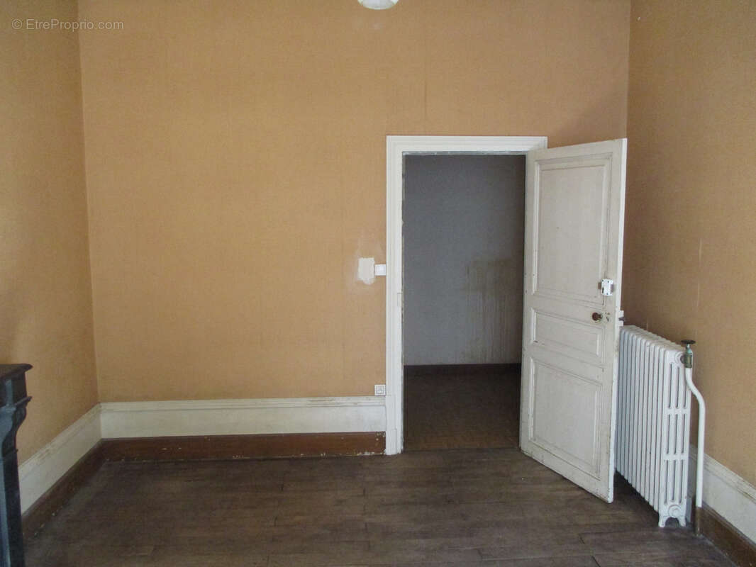 Centre Couhé. - photo 12