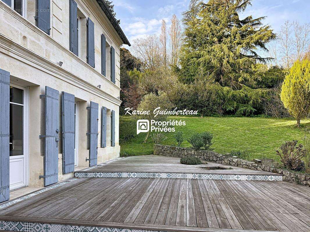 Maison à FRONSAC