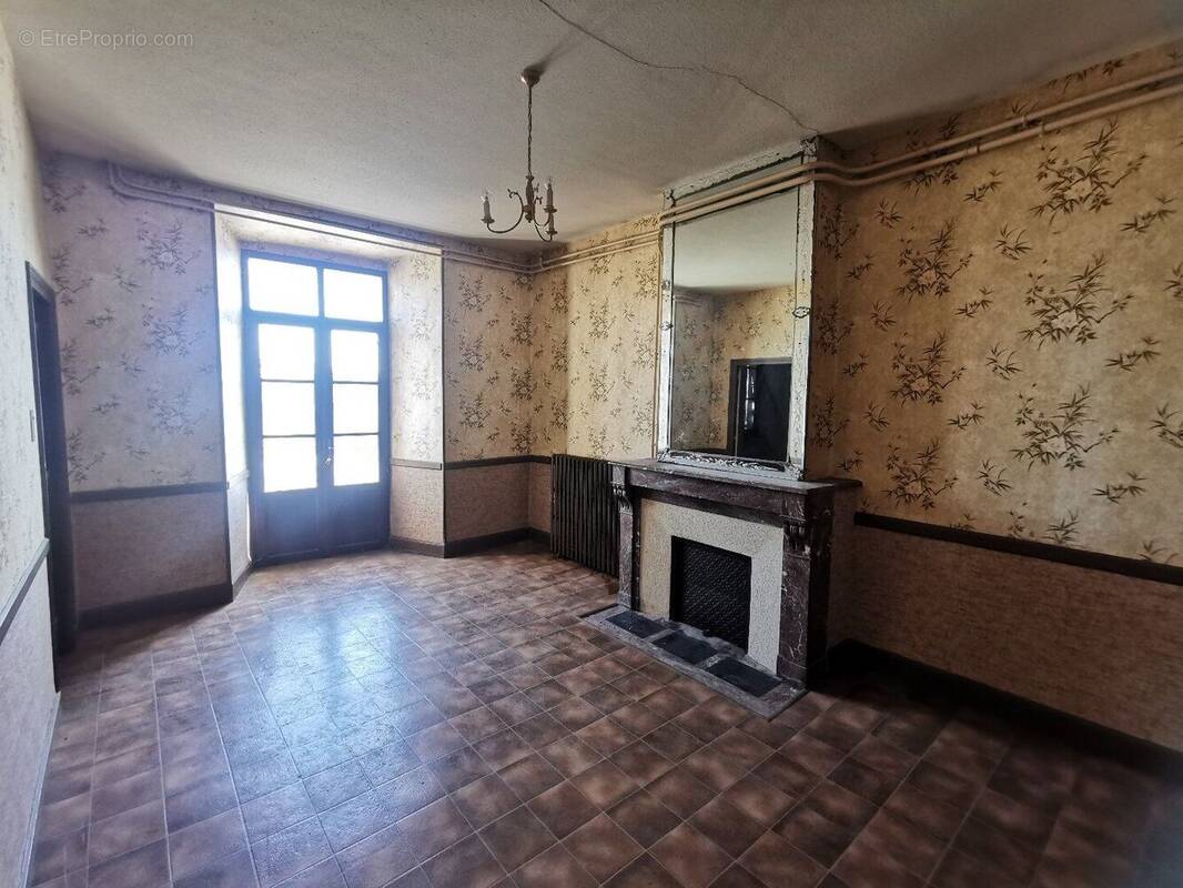Maison à SEVERAC-LE-CHATEAU