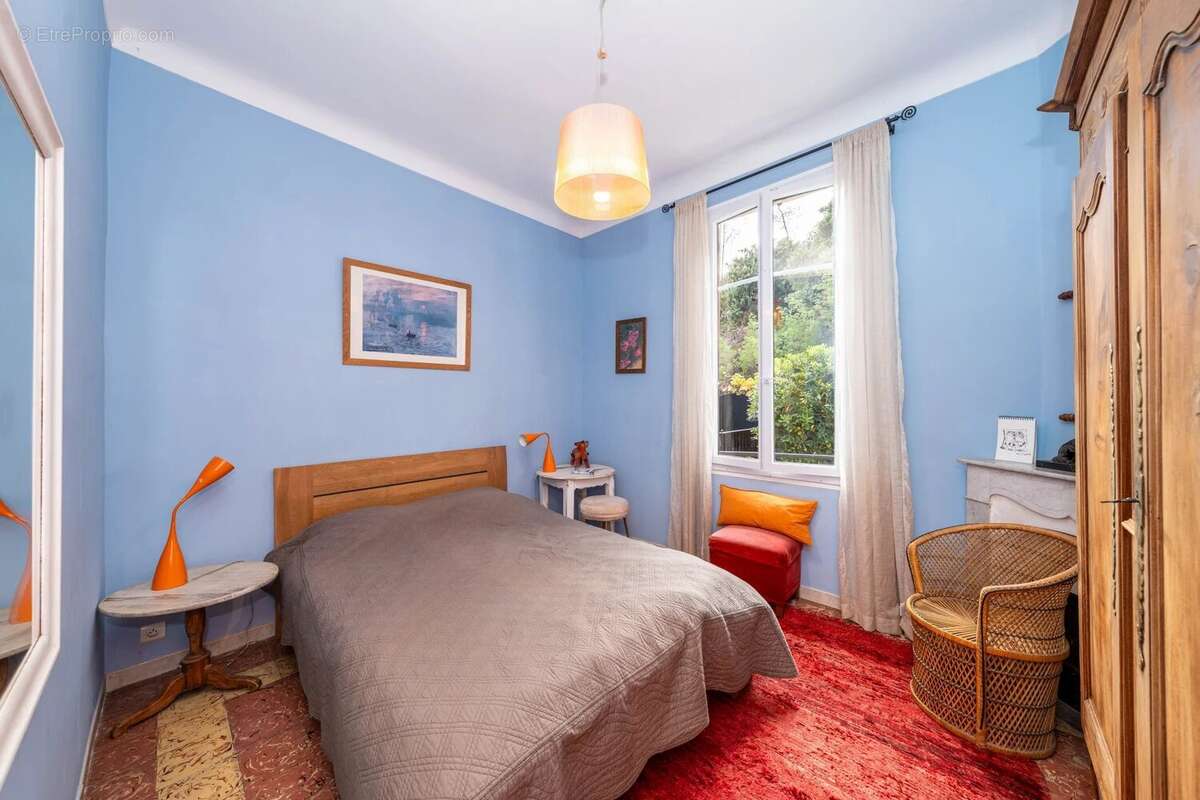 Cannes croix des gardes - maison de caractere – beaux volumes - photo 10