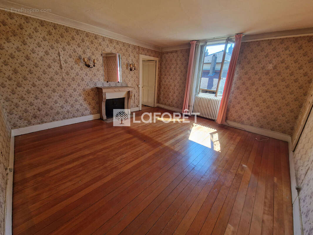 Maison à DAMPIERRE-SUR-SALON