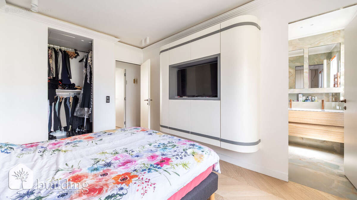 Appartement à LEVALLOIS-PERRET