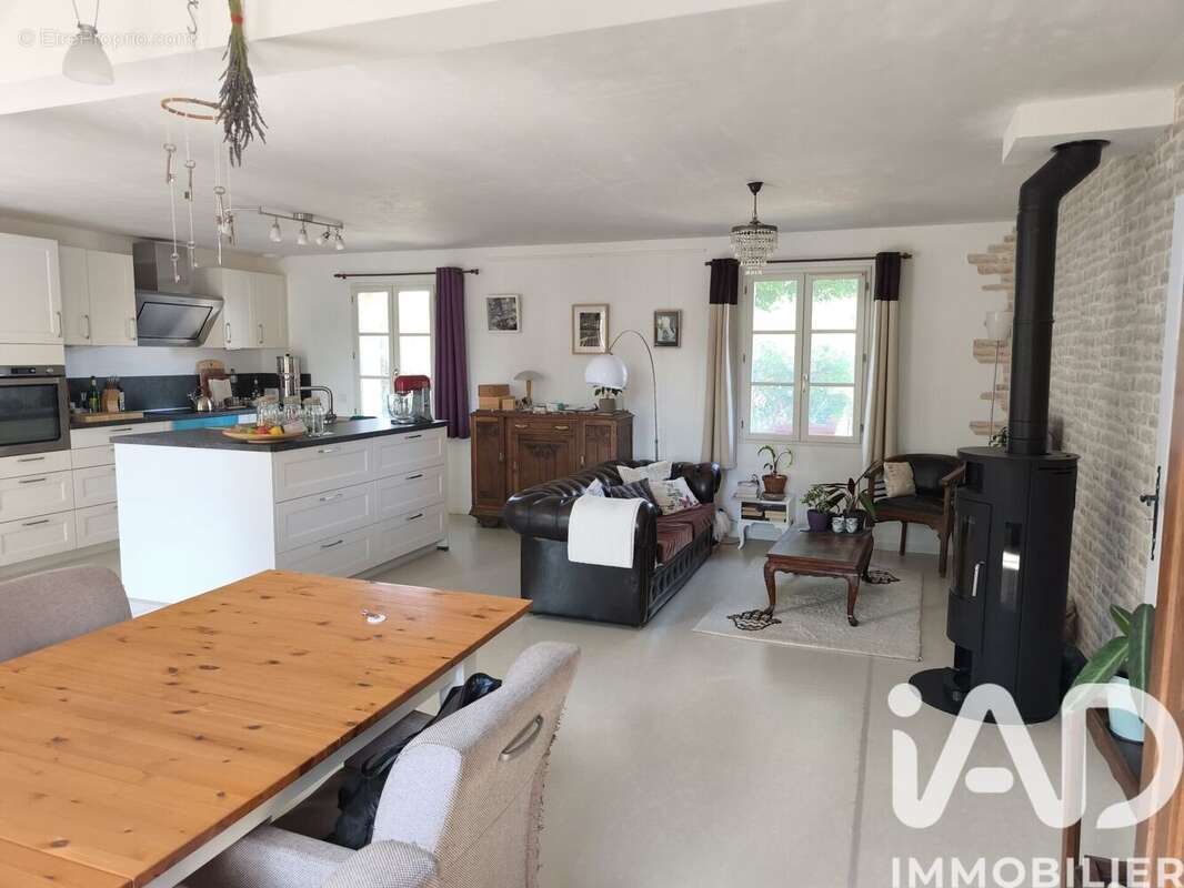 Maison 139 m² à Asquins  - photo 6
