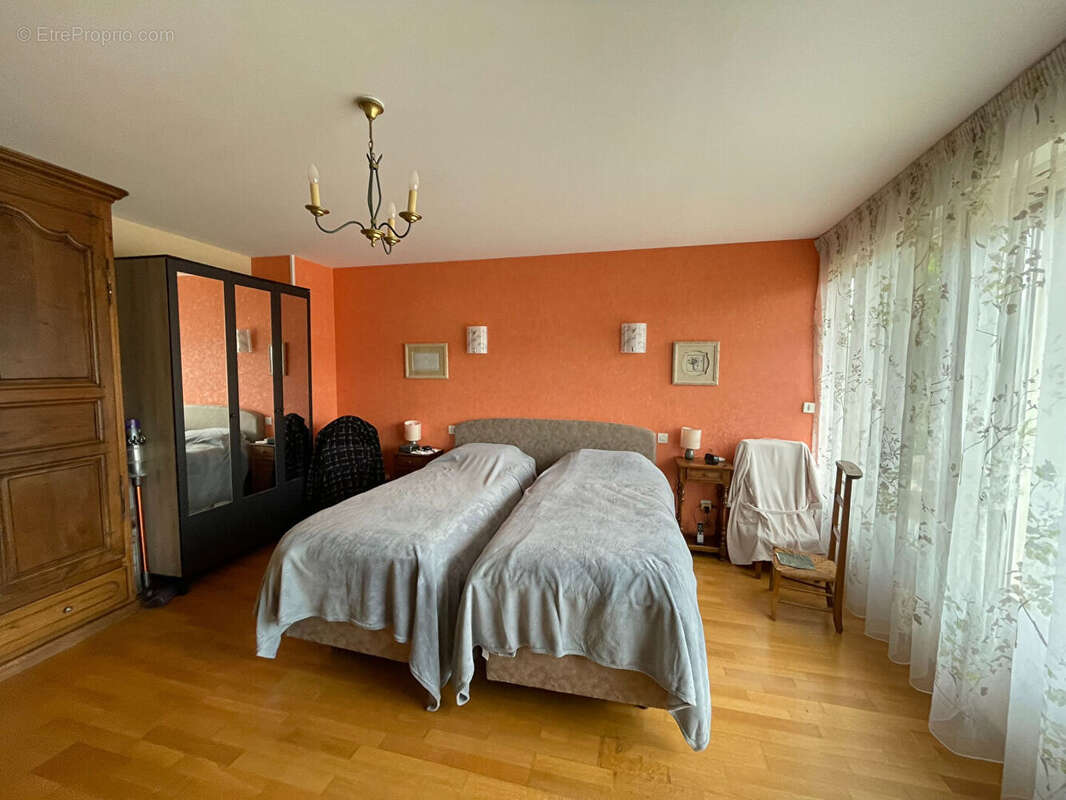 Maison 7 pièces à vendre à Varrains - Calme et Confort - photo 10
