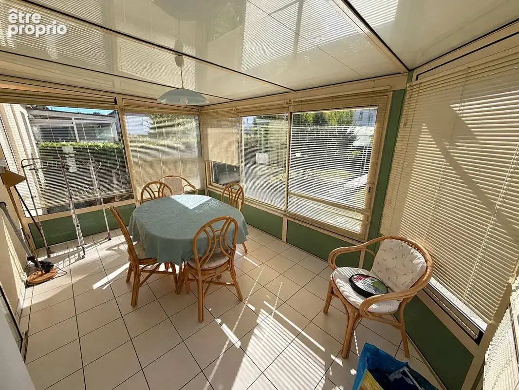 Maison 2 chambres sur sous-sol complet avec terrain clos de 377 m² - photo 2