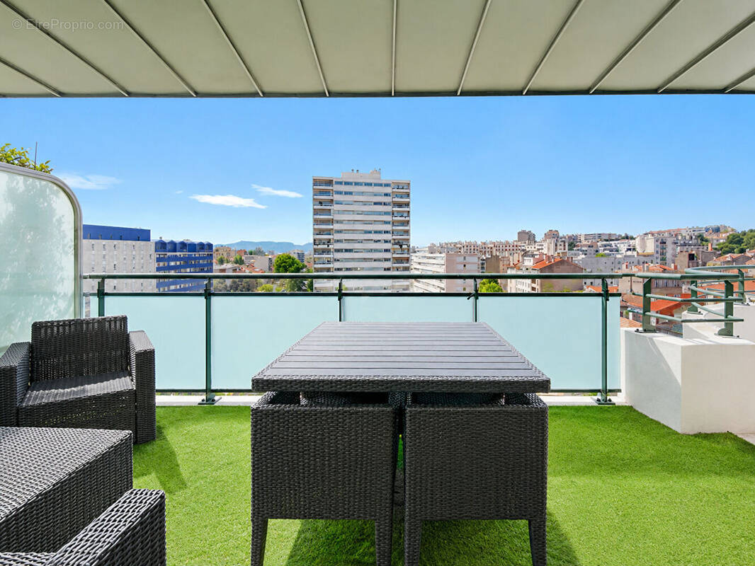 Appartement à MARSEILLE-4E