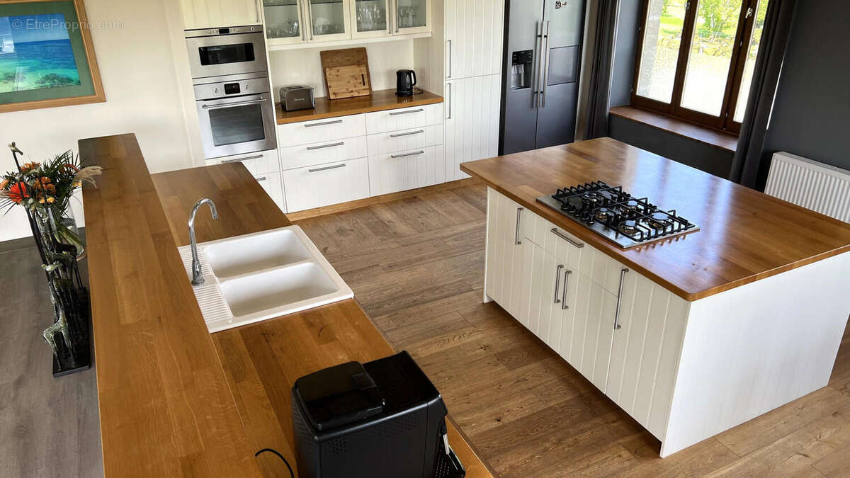 Maison Rustique Restaurée, 4 Chambres, 2,5ha, Vue, Dépendances, Bord de Rivière – Lessac (86) - photo 9