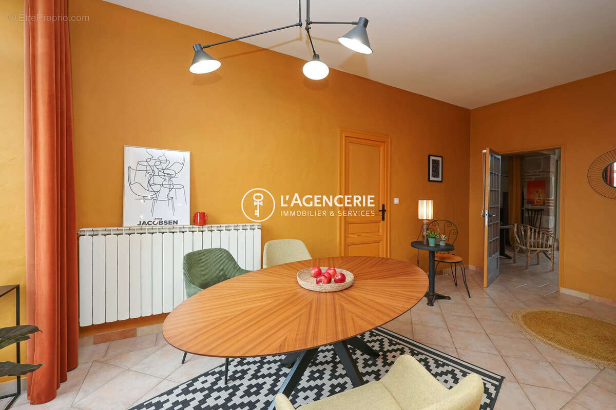 Maison à LISLE-SUR-TARN