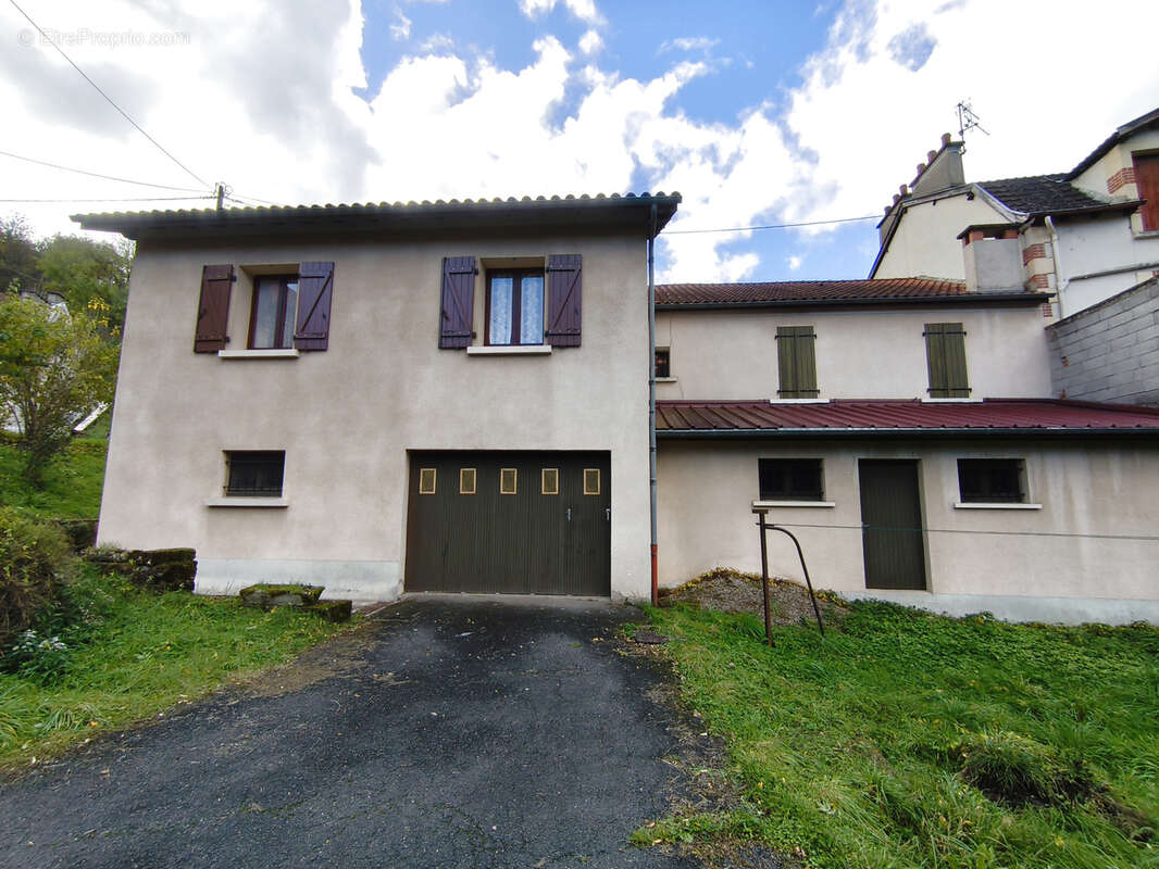 Maison à DECAZEVILLE