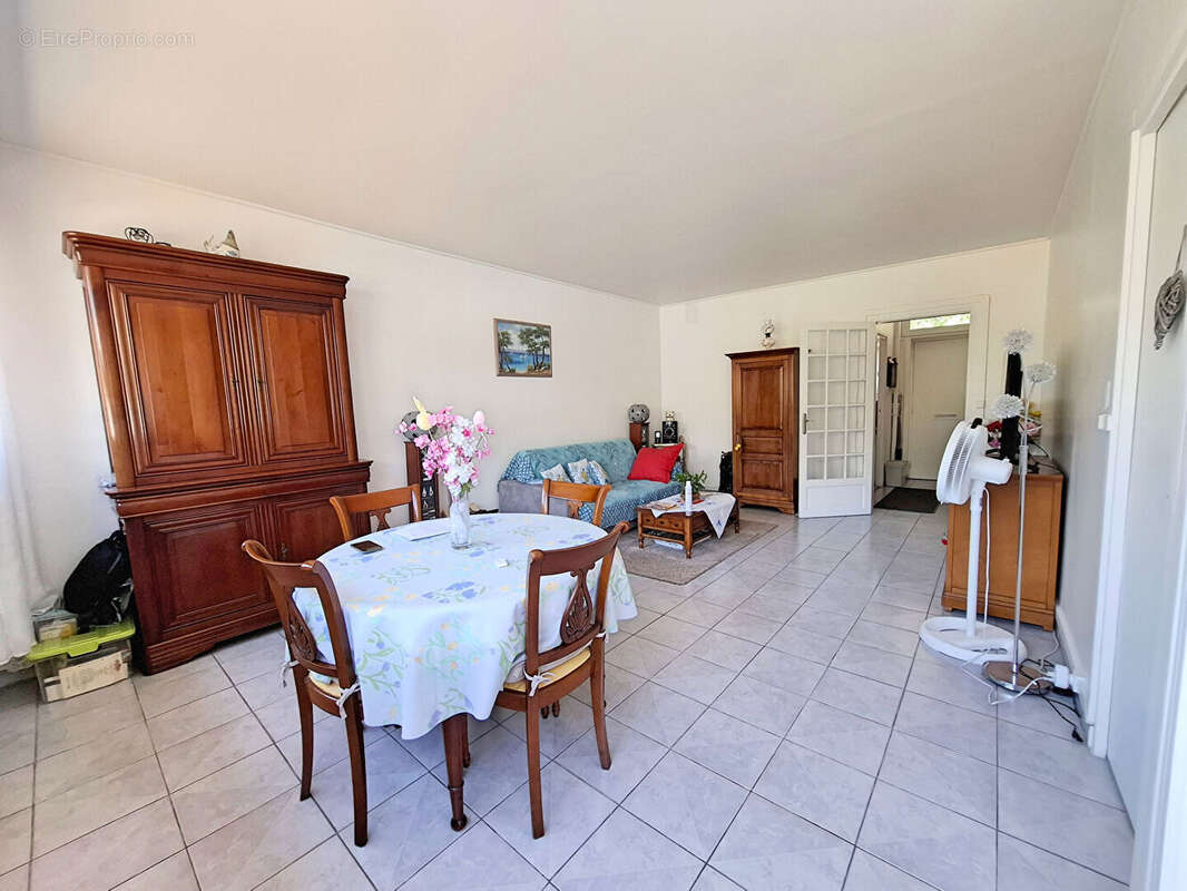Appartement Le Coudray Montceaux 2 pièces 54.65 m2 - photo 3
