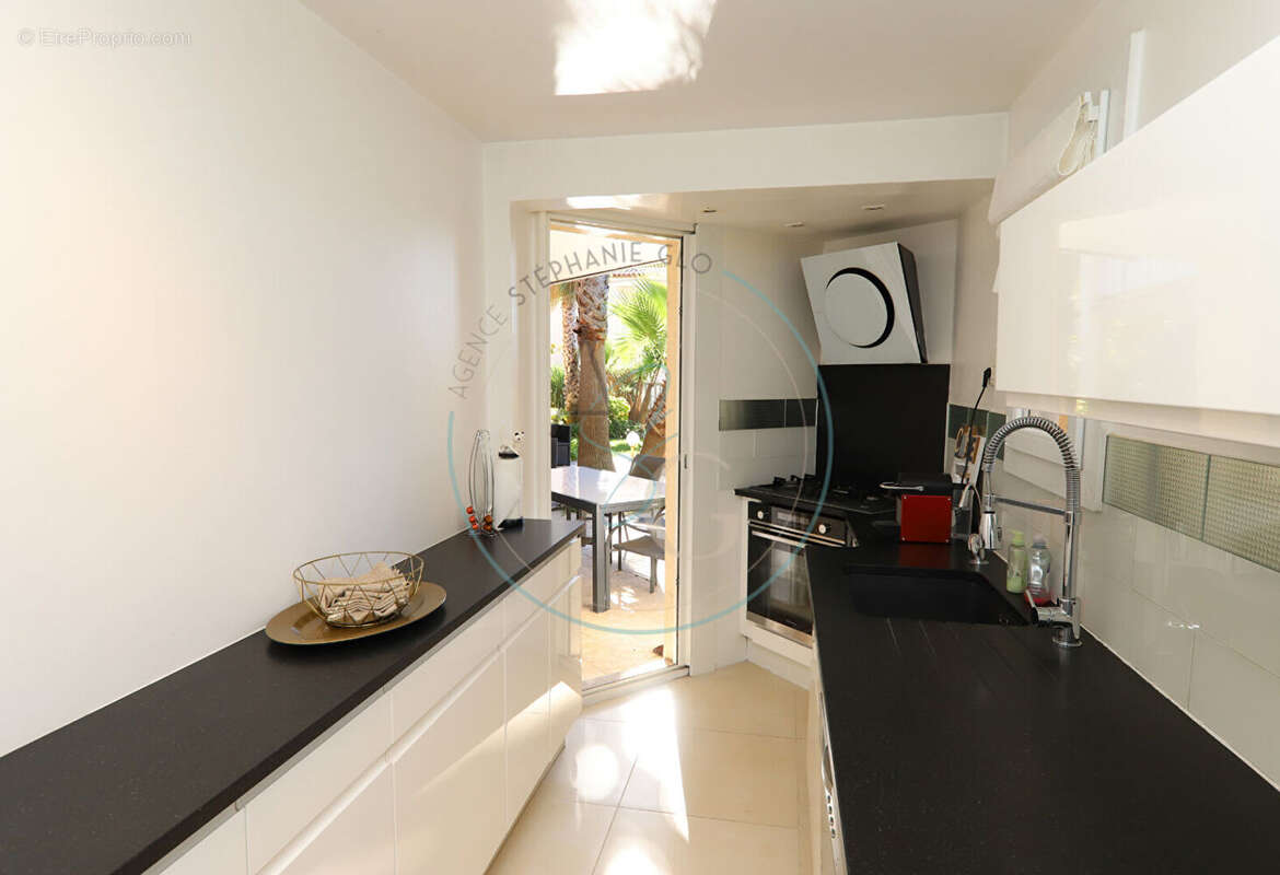 Appartement à COGOLIN