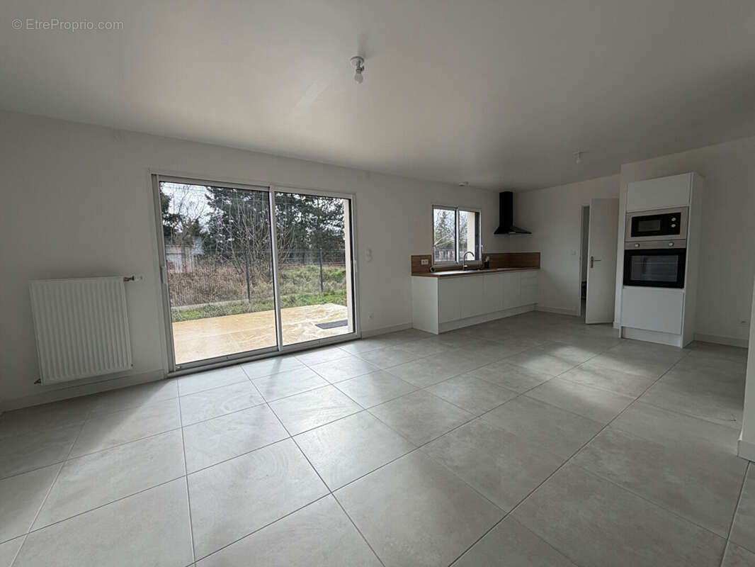 Maison à LA CHAPELLE-SAINT-MESMIN