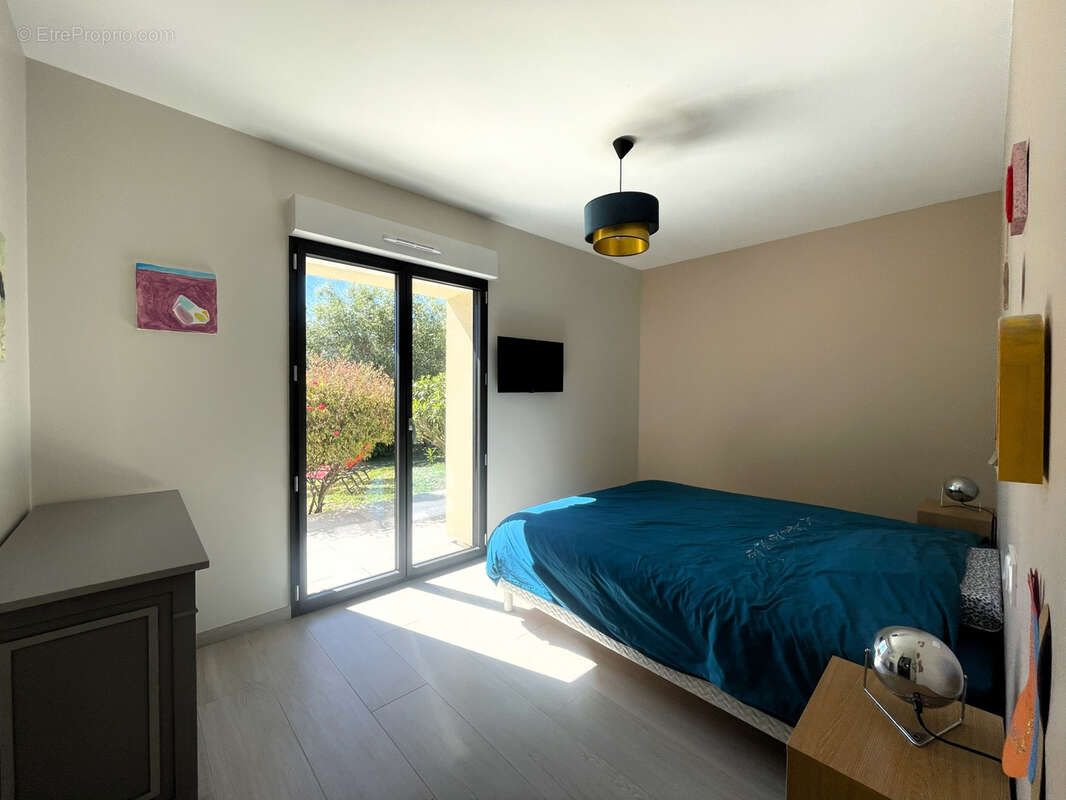 Grasse, PLASCASSIER : Rare à la vente Maison de Plain Pied sur Terrain Plat Entièrement Rénovée - photo 7