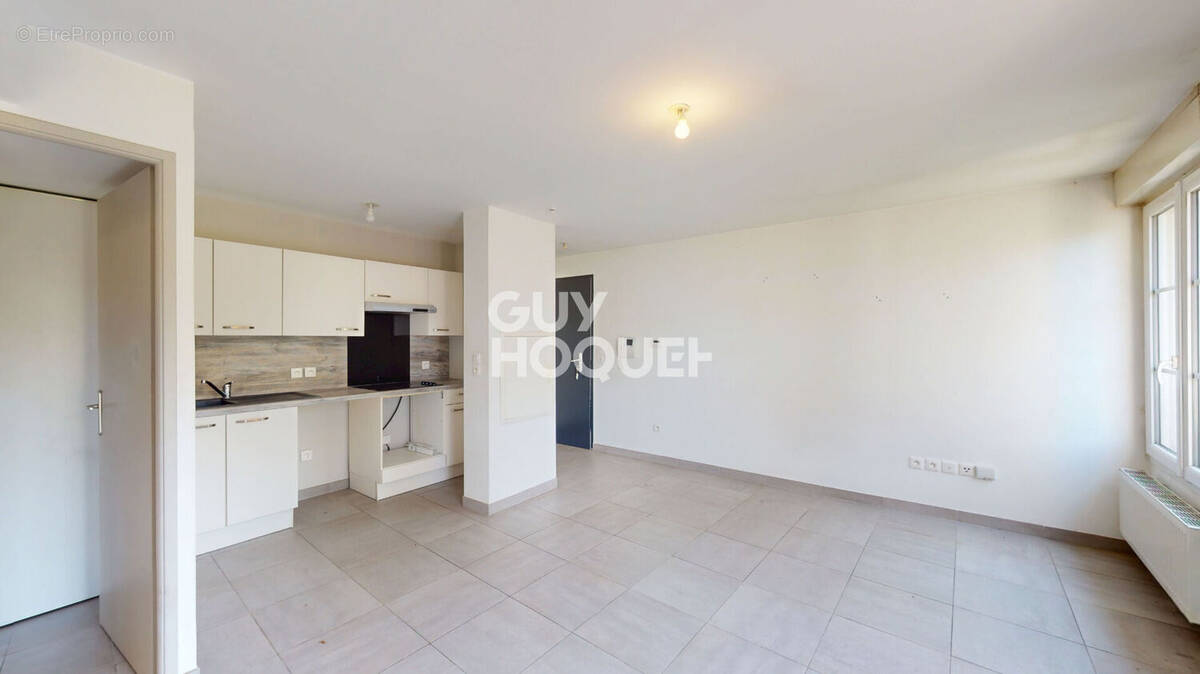 Appartement 2 pièces 37 m² · à Saint-Ouen-l'Aumone · 37,2 m² · 160 000 €