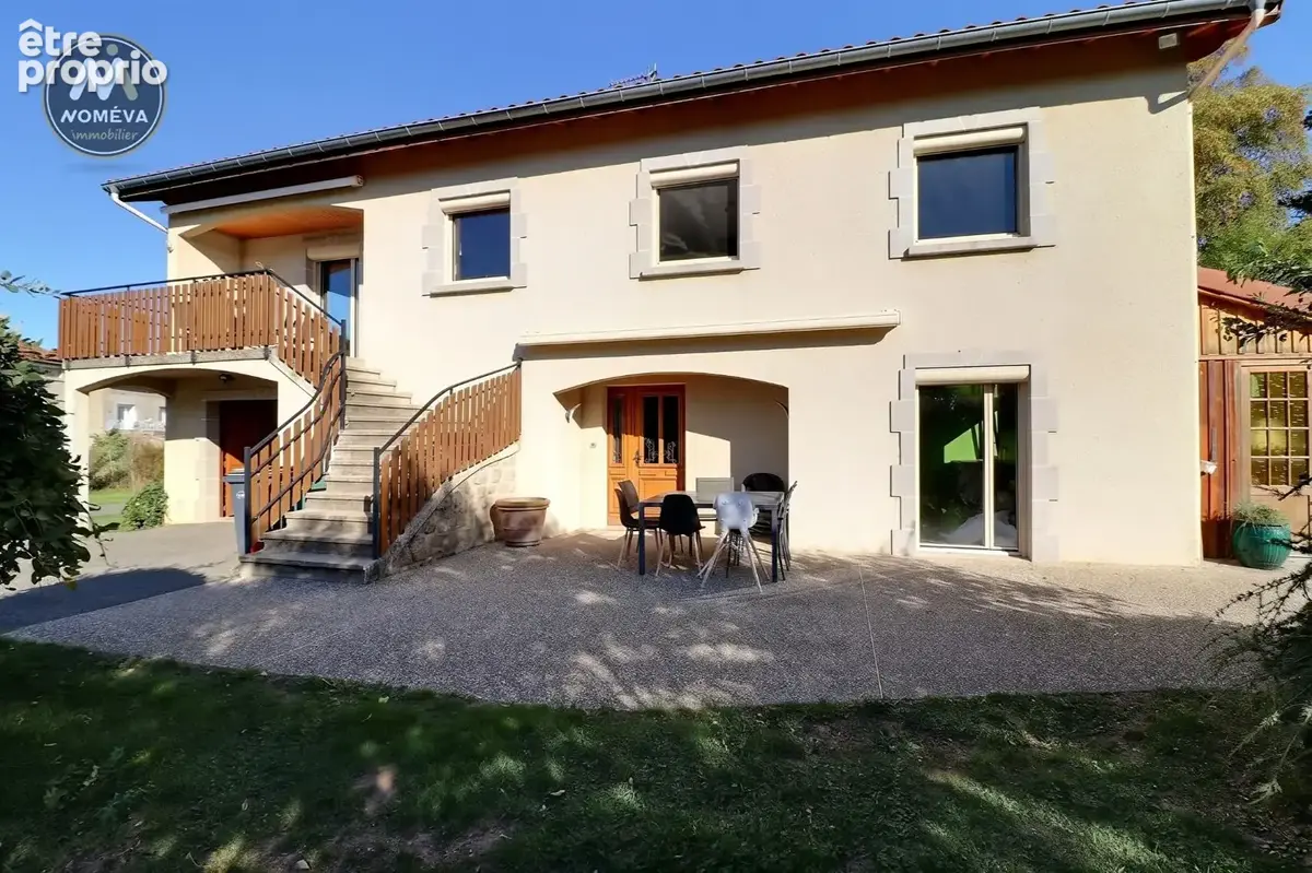 Maison Montfaucon-en-Velay 5 pièce(s) 154 m2 - photo 1