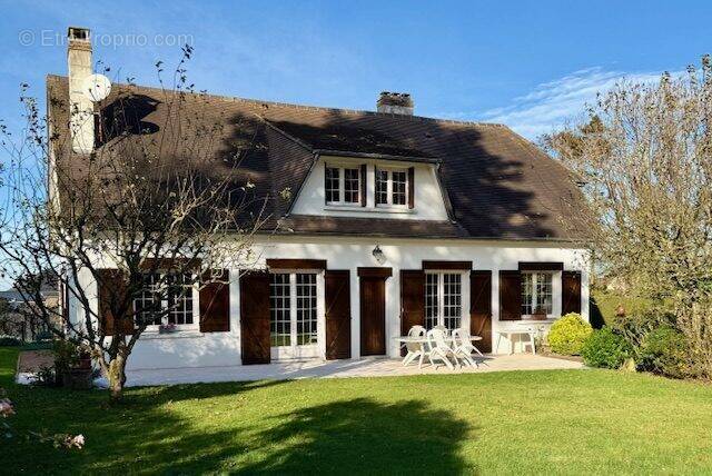 Maison à SAINTE-HELENE-BONDEVILLE