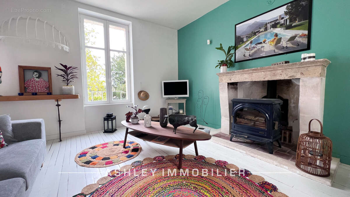 À vendre ensemble immobilier d'exception   2 maisons + 2 hectares   30 min la rochelle - photo 6