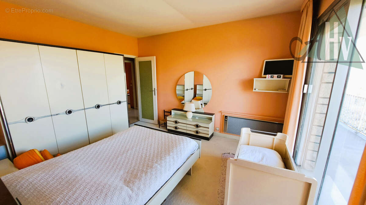 Maison à PARON