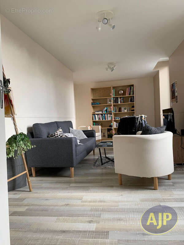 Appartement à SEGRE