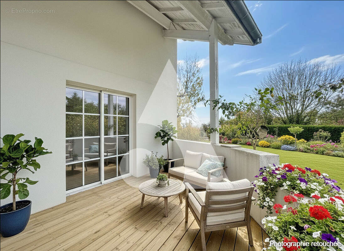 Maison à CHAMPFORGEUIL