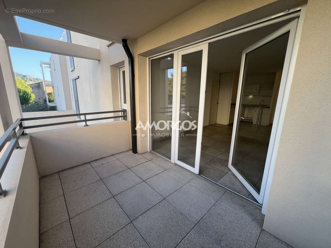 Joli T2 récent avec terrasse et stationnement - photo 2