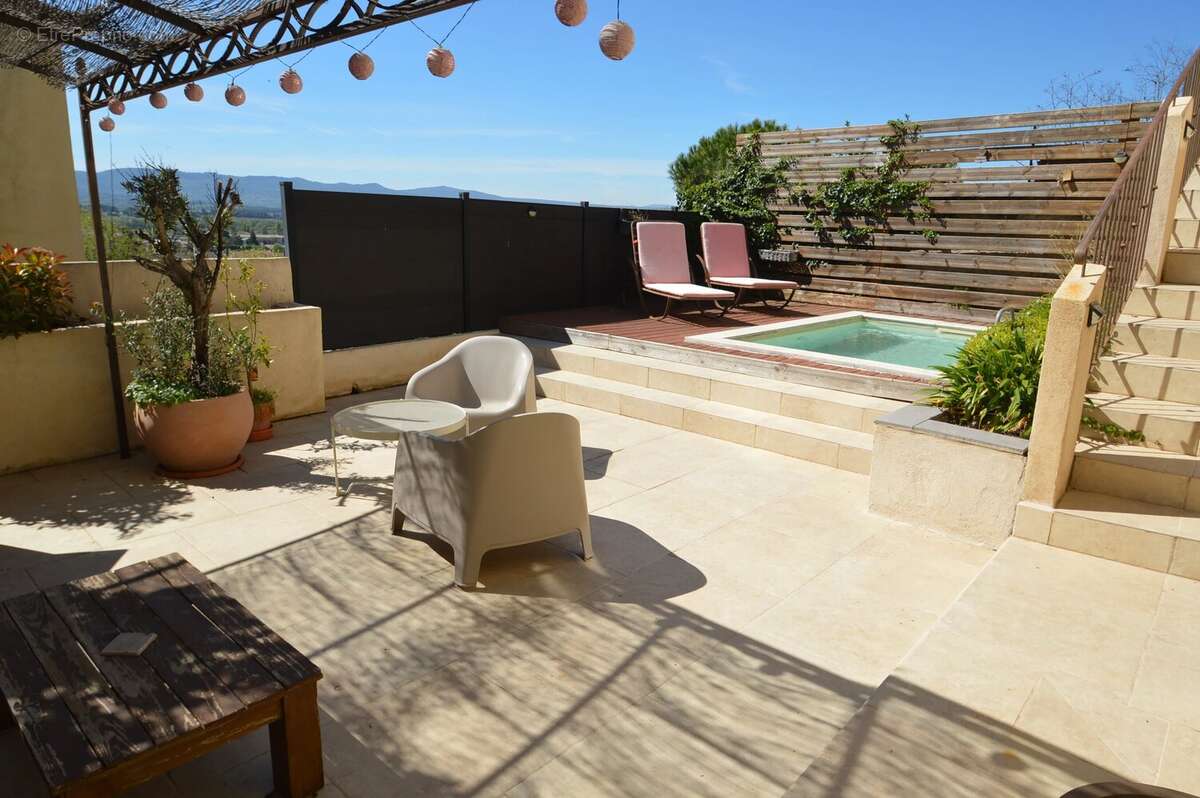 Maison à POURRIERES