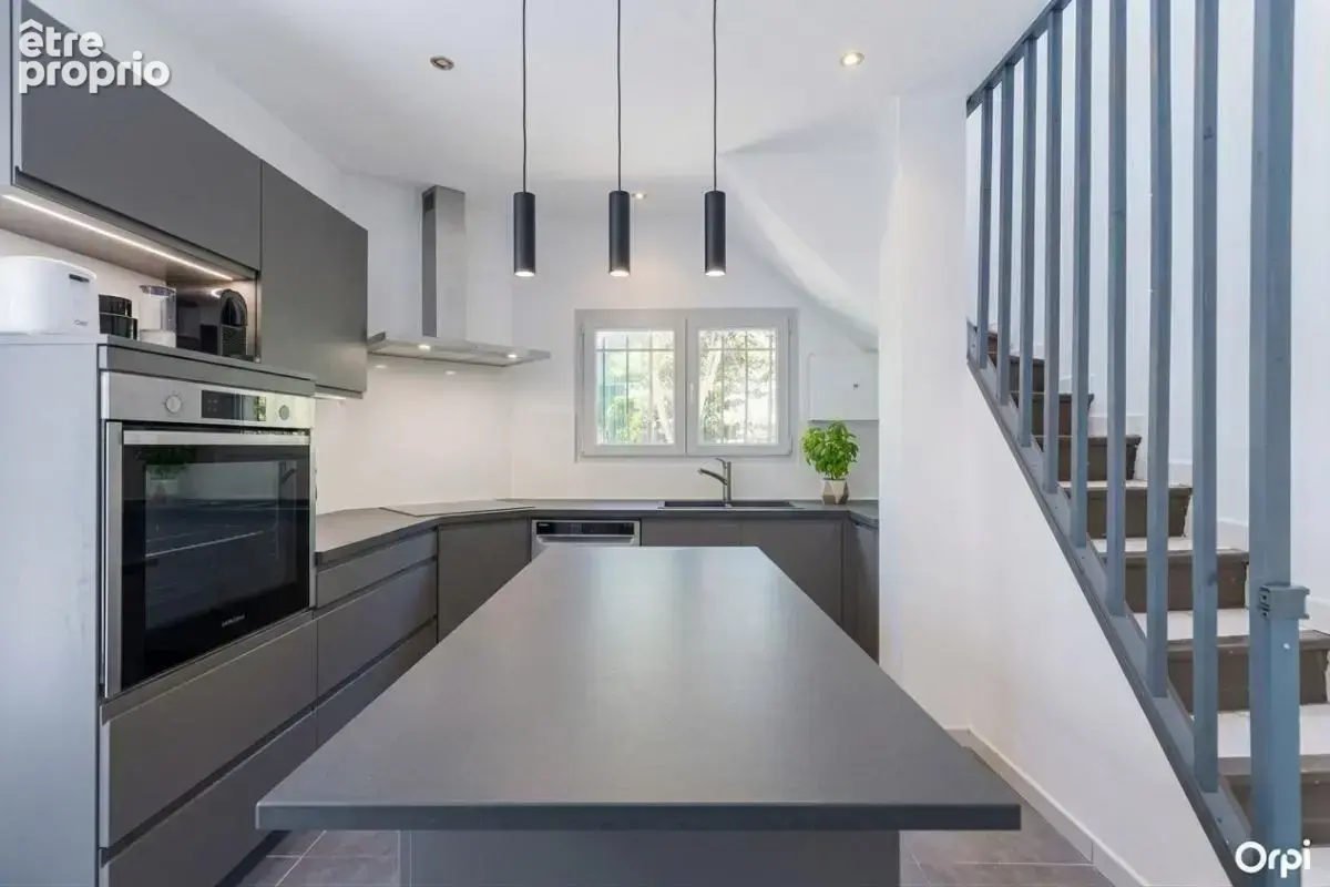Maison familiale de 205 m² avec piscine – La Ciotat - photo 14