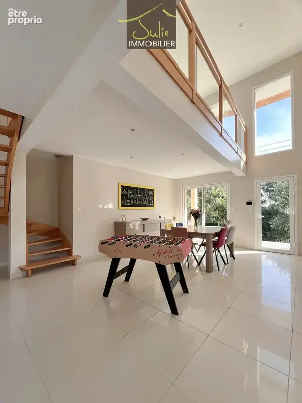 RARE dans BRESSUIRE ! Magnifique Propriété dans un parc clos de 2247m2, aux portes du centre ville !! - photo 2