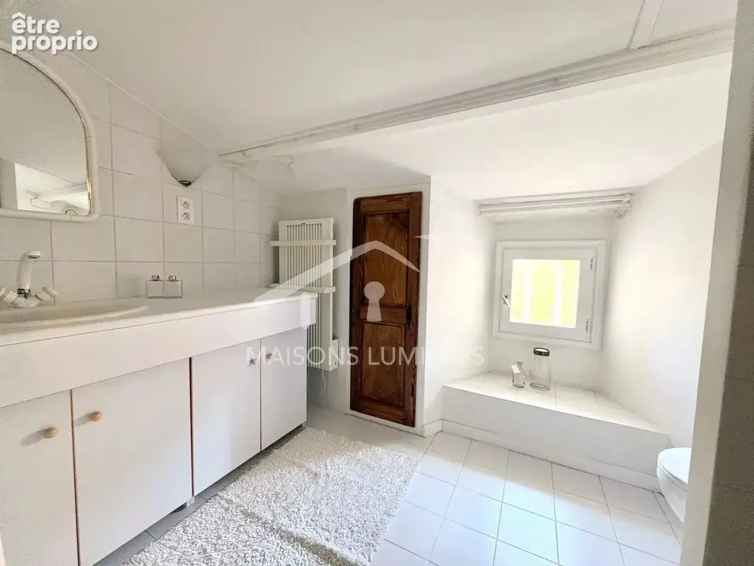 Villa de 150m² sur un terrain arboré et fleuri de 510m² - T5 - APT - 368 000€ - photo 13