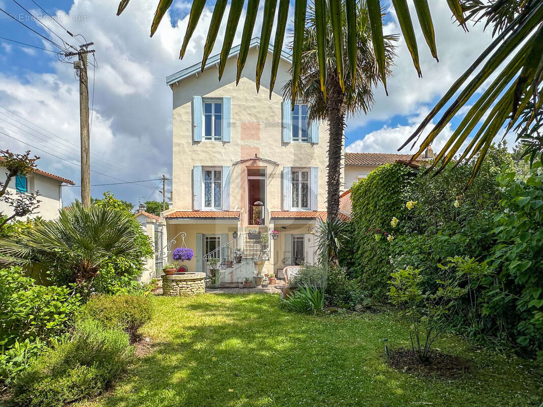 Maison à FOURAS
