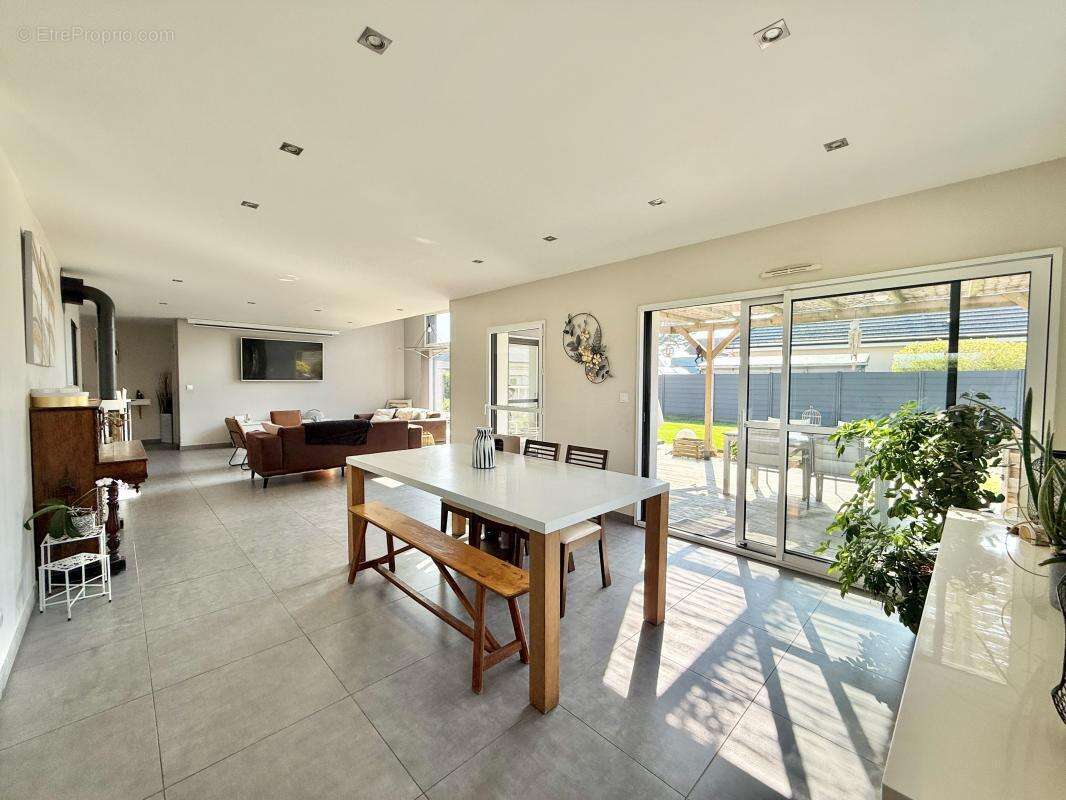 Maison à SAINT-PIERRE-DE-VARENGEVILLE