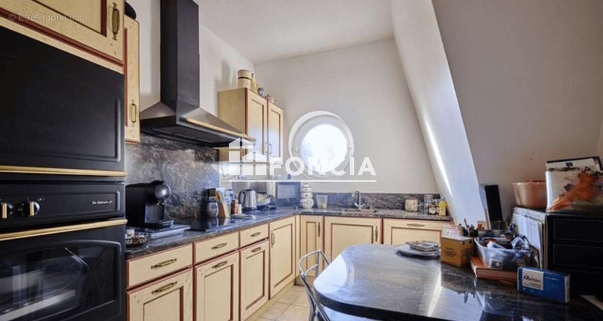 Appartement à LE PLESSIS-ROBINSON