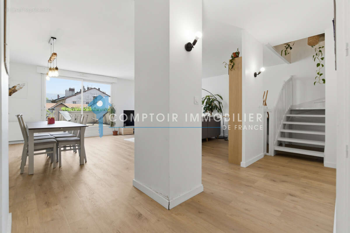 Appartement Duplex dernier étage - Terrasse 45m2 - 110m2 habitables - rénové - photo 4