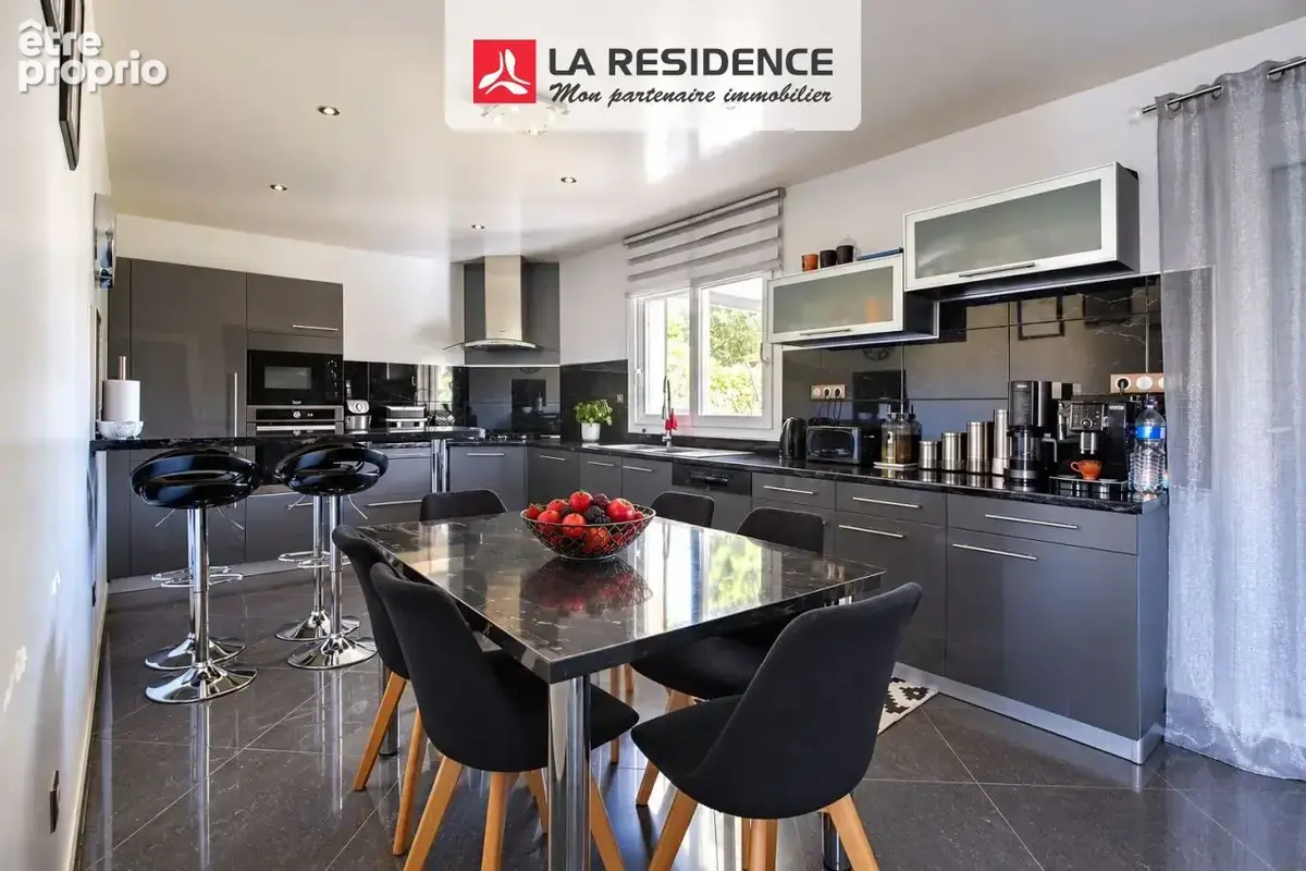 Maison 6 pièces 150 m² à vendre à Saint-Etienne-Du-Rouvray (76800) - photo 3