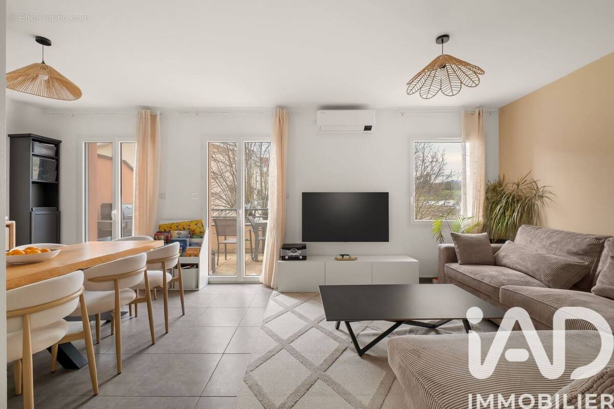 Photo 1 - Appartement à CRAPONNE