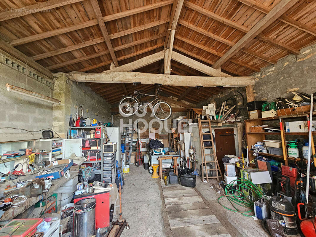 Maison à SAINT-HILAIRE-DES-LOGES