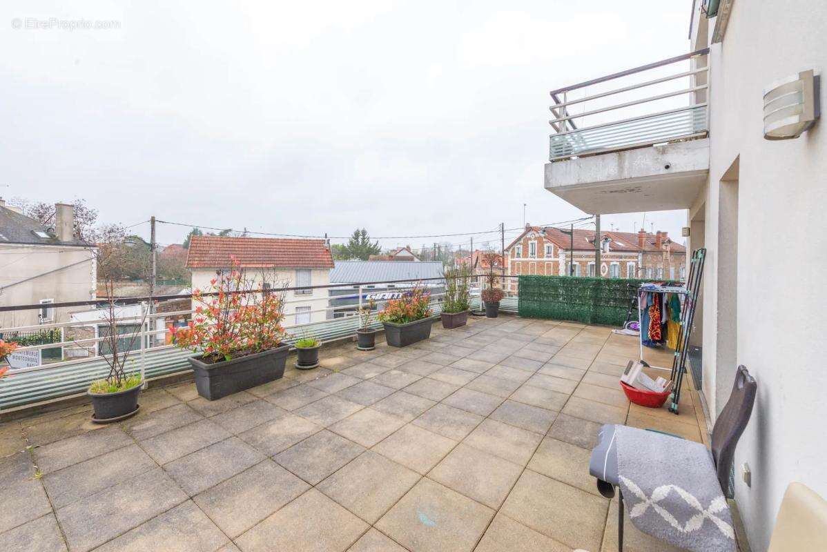 Appartement à CORBEIL-ESSONNES