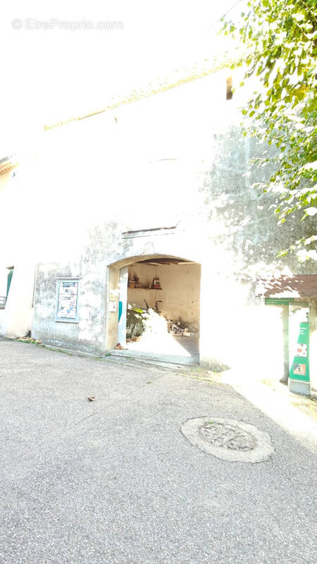 Parking à LOUPIA