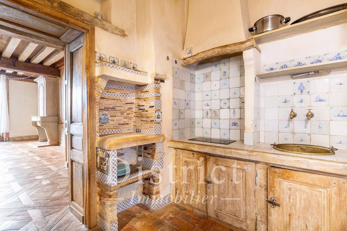 Île Saint Louis - Duplex de charme de 83 m² à rénover - photo 6