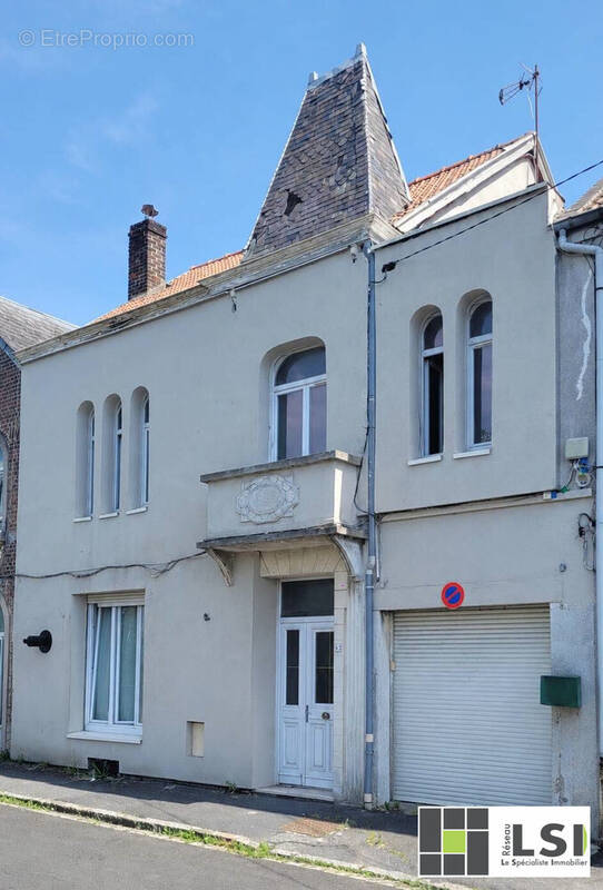 Maison à AULNOYE-AYMERIES