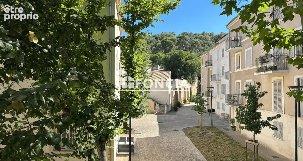 Appartement à VILLENEUVE-LES-AVIGNON
