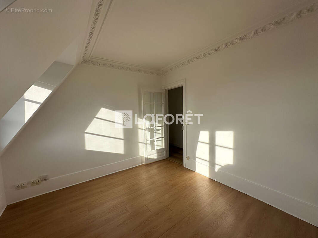 Appartement à PARIS-17E