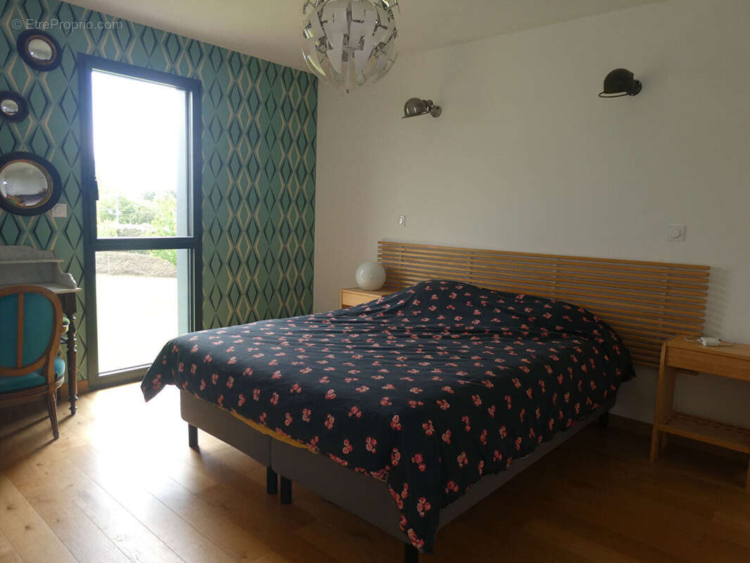 Maison Pont L Eveque 204.42 M², terrain 4300 M², 4ch, bureau, garage 2 voitures - photo 16